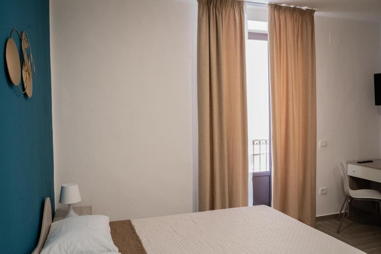 Bed and Breakfast Mamaloco Aeroporto di Catania Fontana Rossa Esterno foto