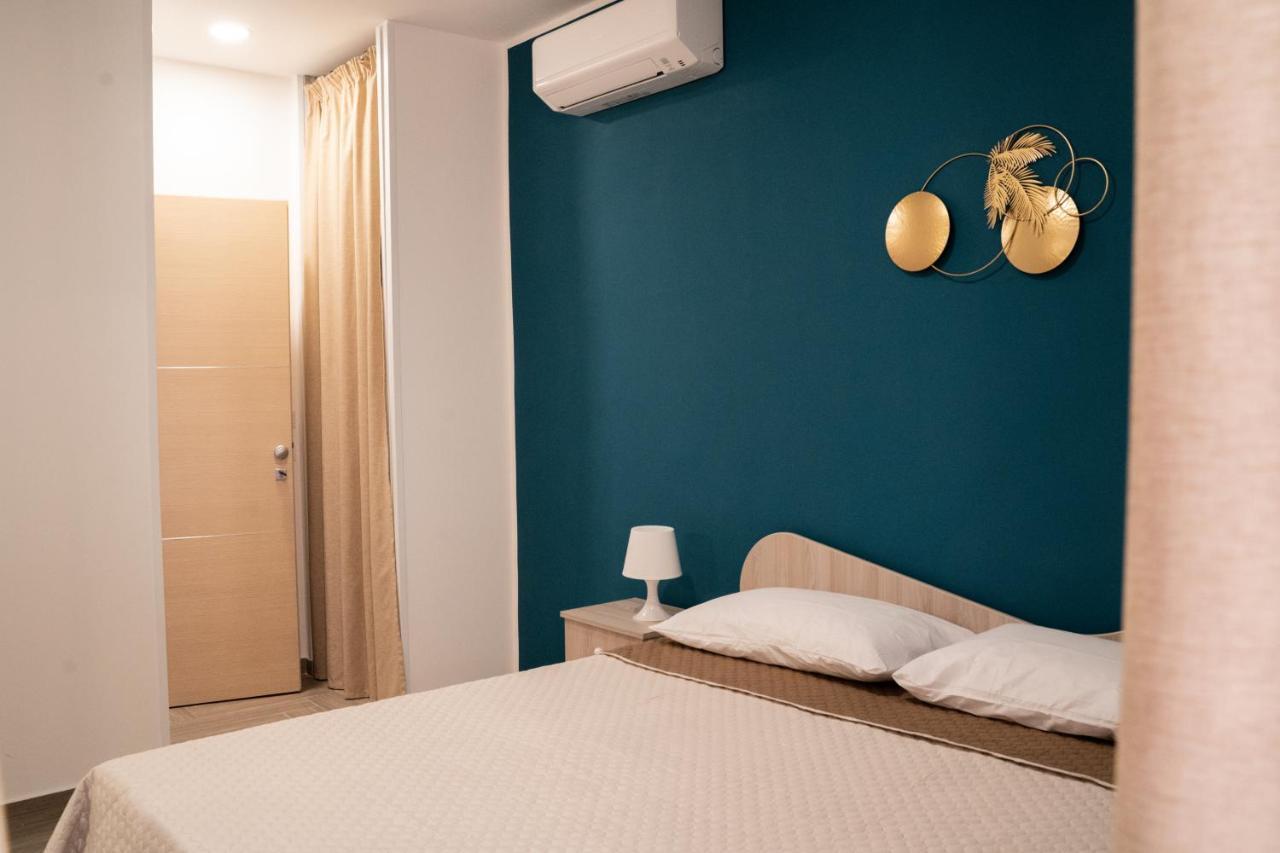 Bed and Breakfast Mamaloco Aeroporto di Catania Fontana Rossa Esterno foto